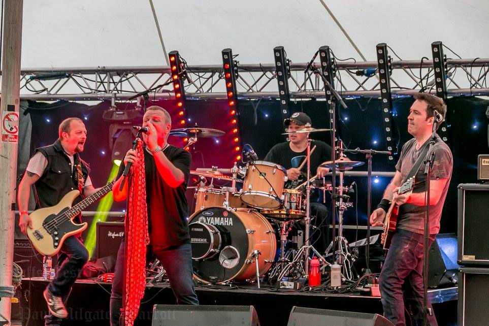 truss hire , concert trussing , rigging services , truss rigging , lighting truss , 