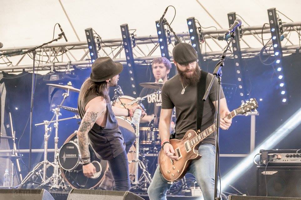 truss hire , concert trussing , rigging services , truss rigging , lighting truss , 