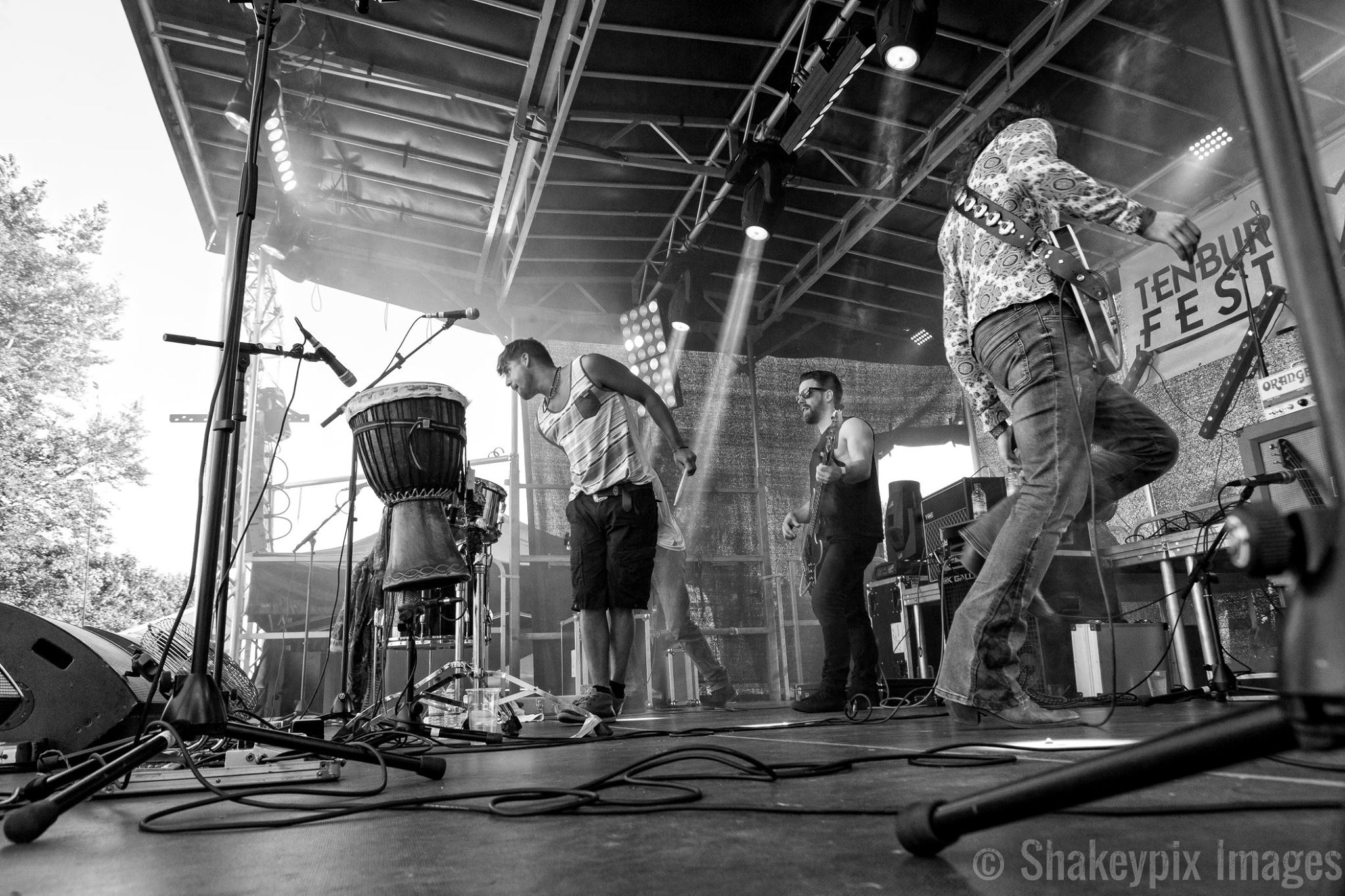 outdoor stage hire, stage for festival , stage hire near me , staging for events , staging for concert , platform hire , 