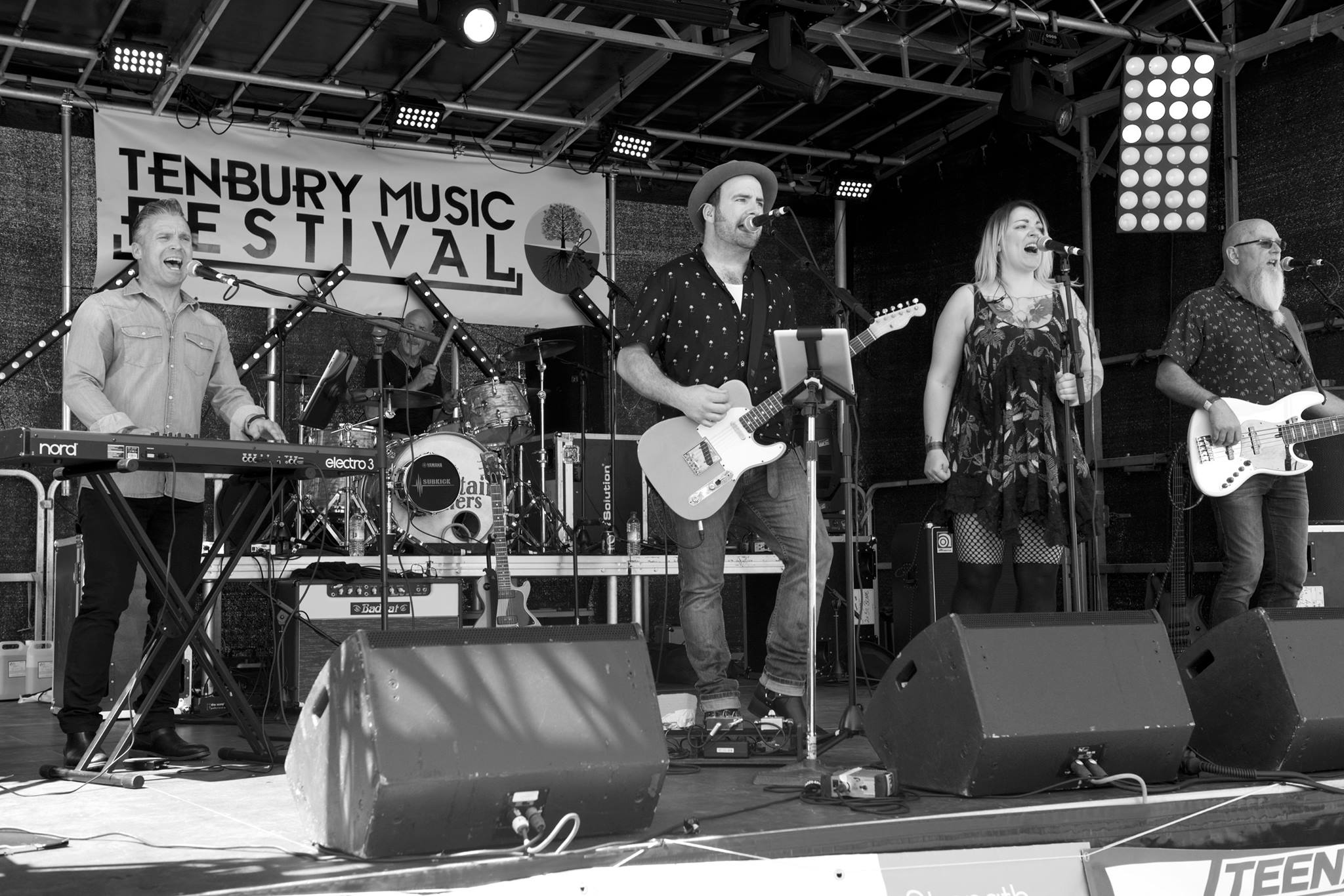 outdoor stage hire, stage for festival , stage hire near me , staging for events , staging for concert , platform hire , 