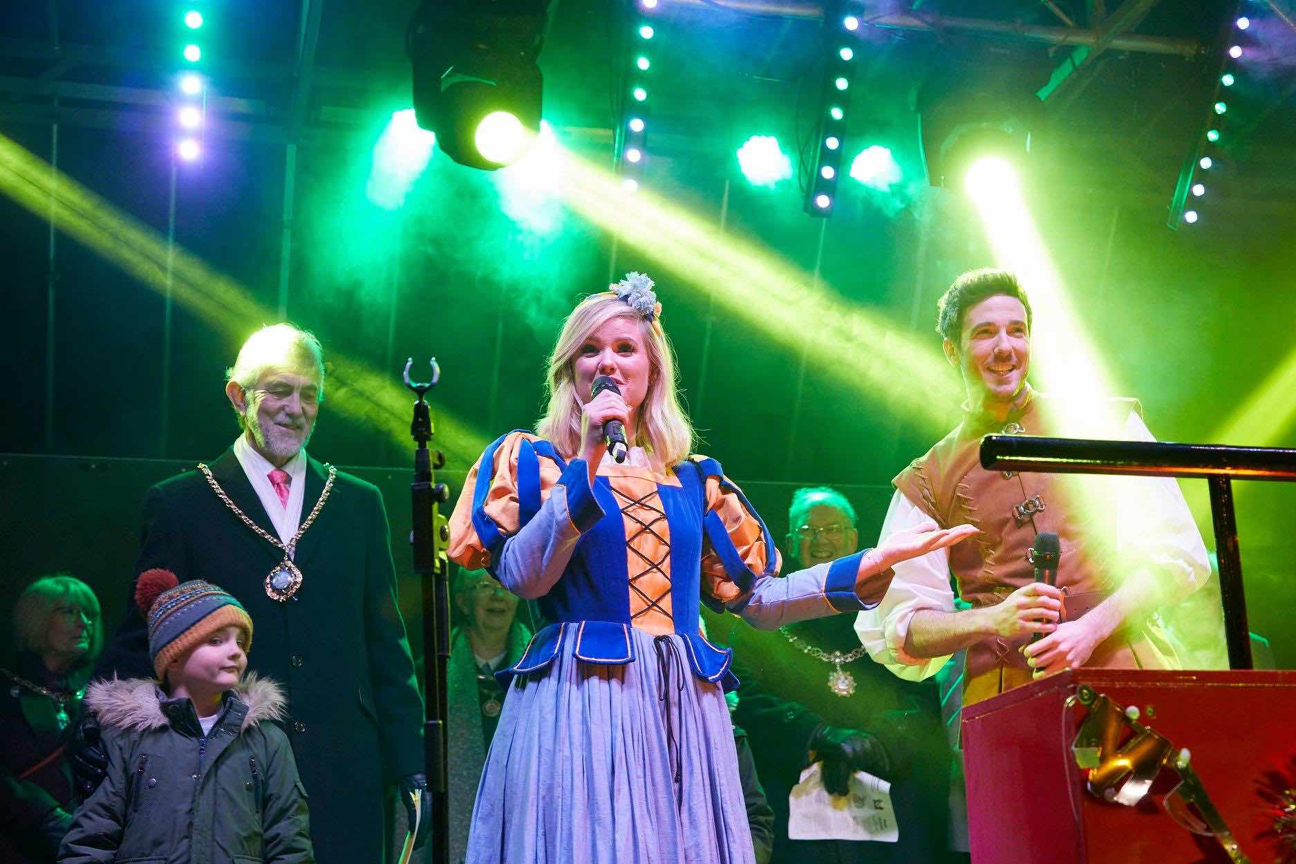 outdoor stage hire, stage for festival , stage hire near me , staging for events , staging for concert , platform hire , stage hire Birimingham , stage hire London , stage hire Nottingham , stage hire Stafford , 