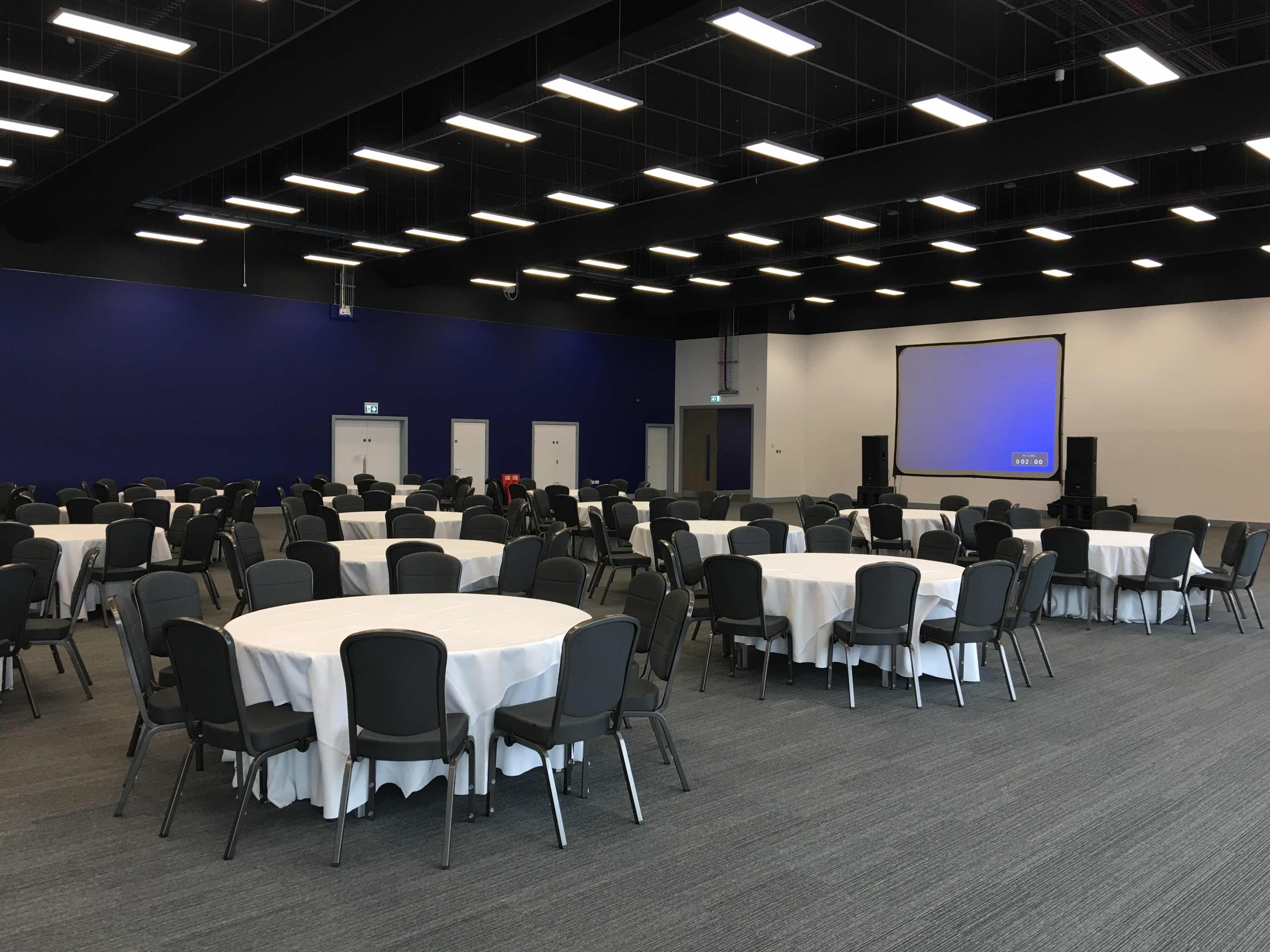 4:3 projector screen hire , projector sceen hire , hire a projector screen , projector screen hire near me , projection hire , screen hire , movie screen hire near me , 