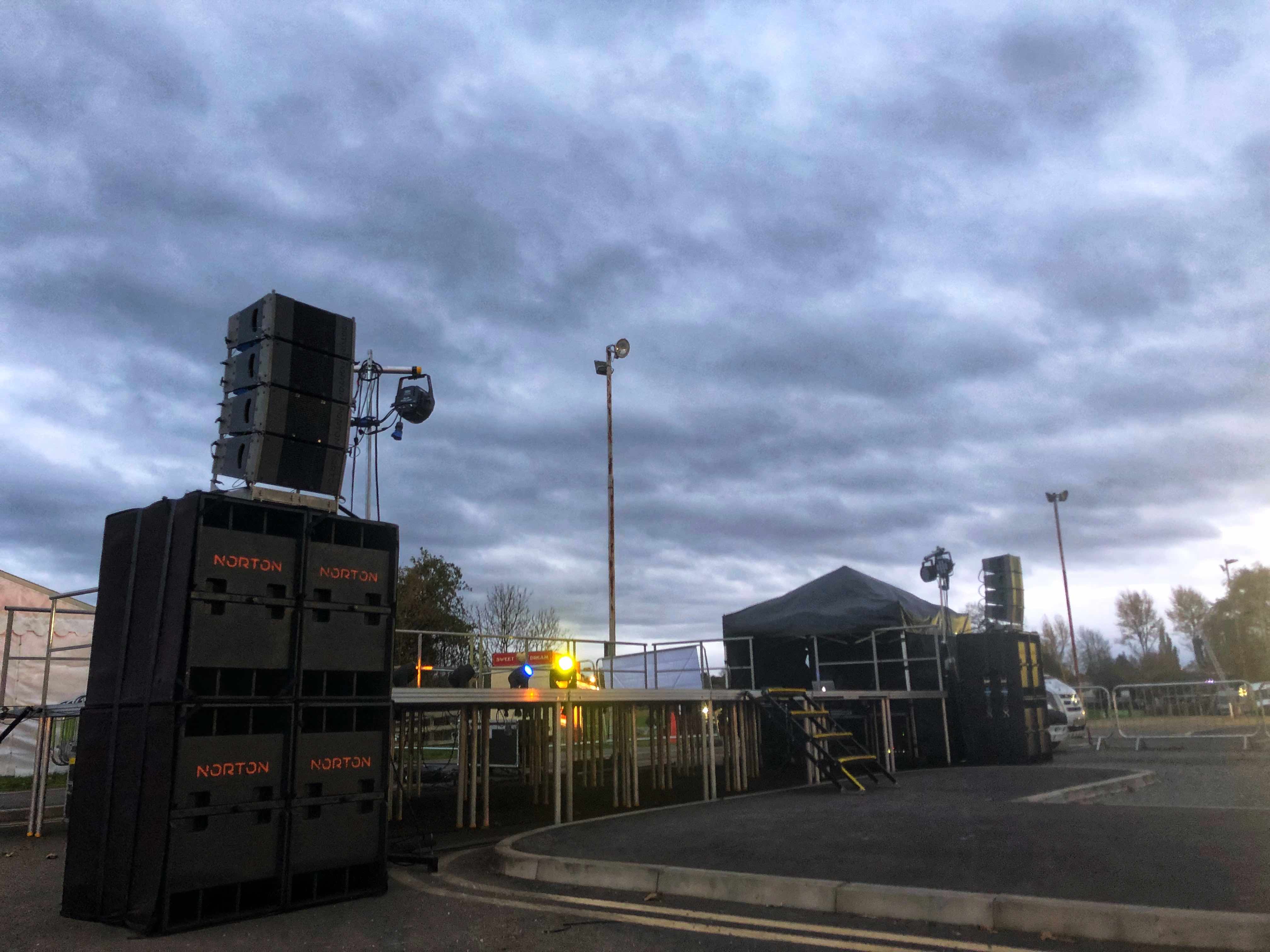 stage deck hire , stage deck rental , litedeck hire , globaldeck hire , riser hire , stage riser hire , stage riser rental , 