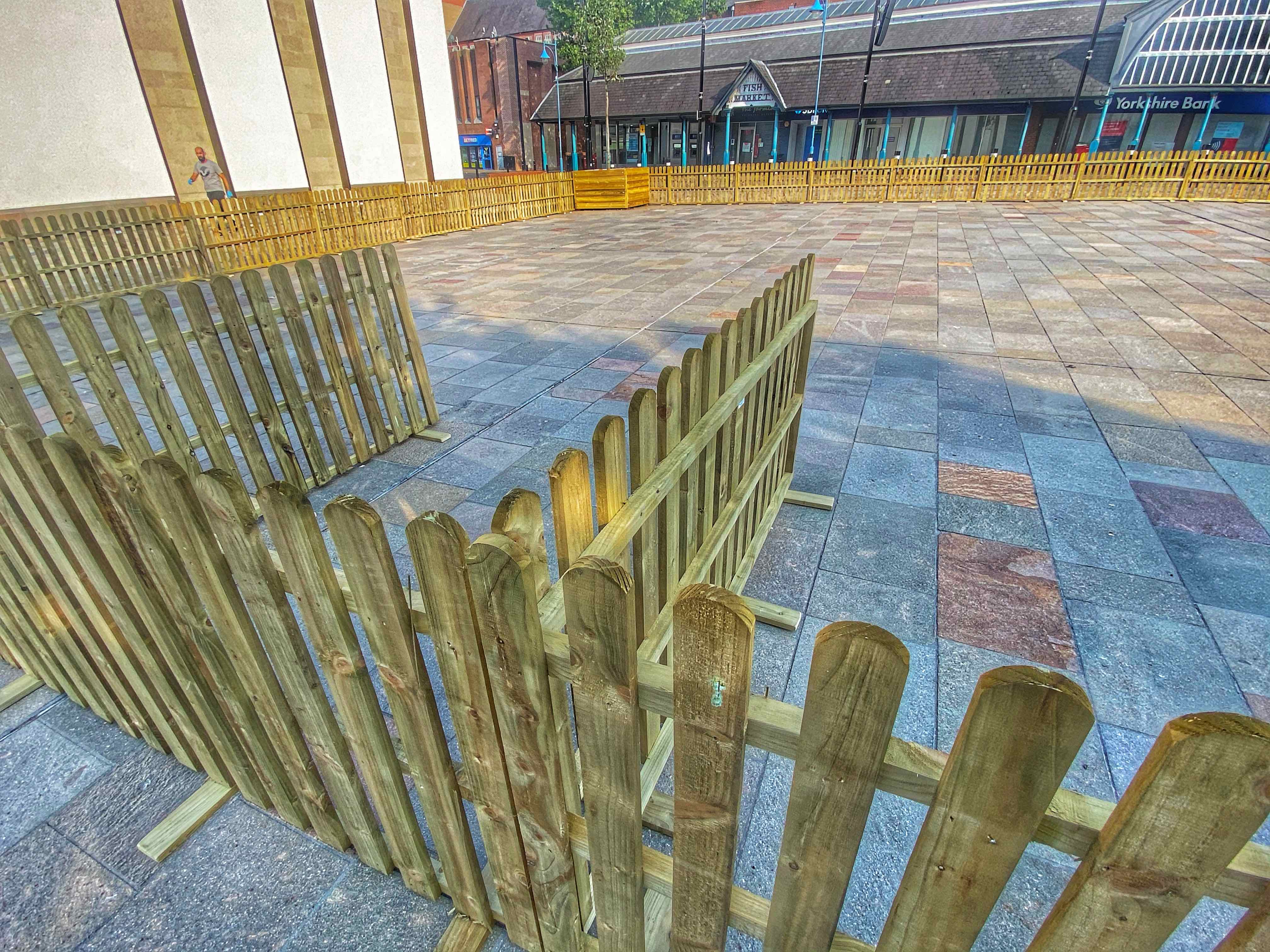 rustic picket fence hire , picket fecning hire , fence hire , event fence hire , crowd fence hire , white picket fence hire , local fencing hire , 