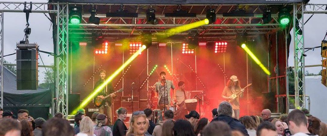 outdoor stage hire, stage for festival , stage hire near me , staging for events , staging for concert , platform hire , 