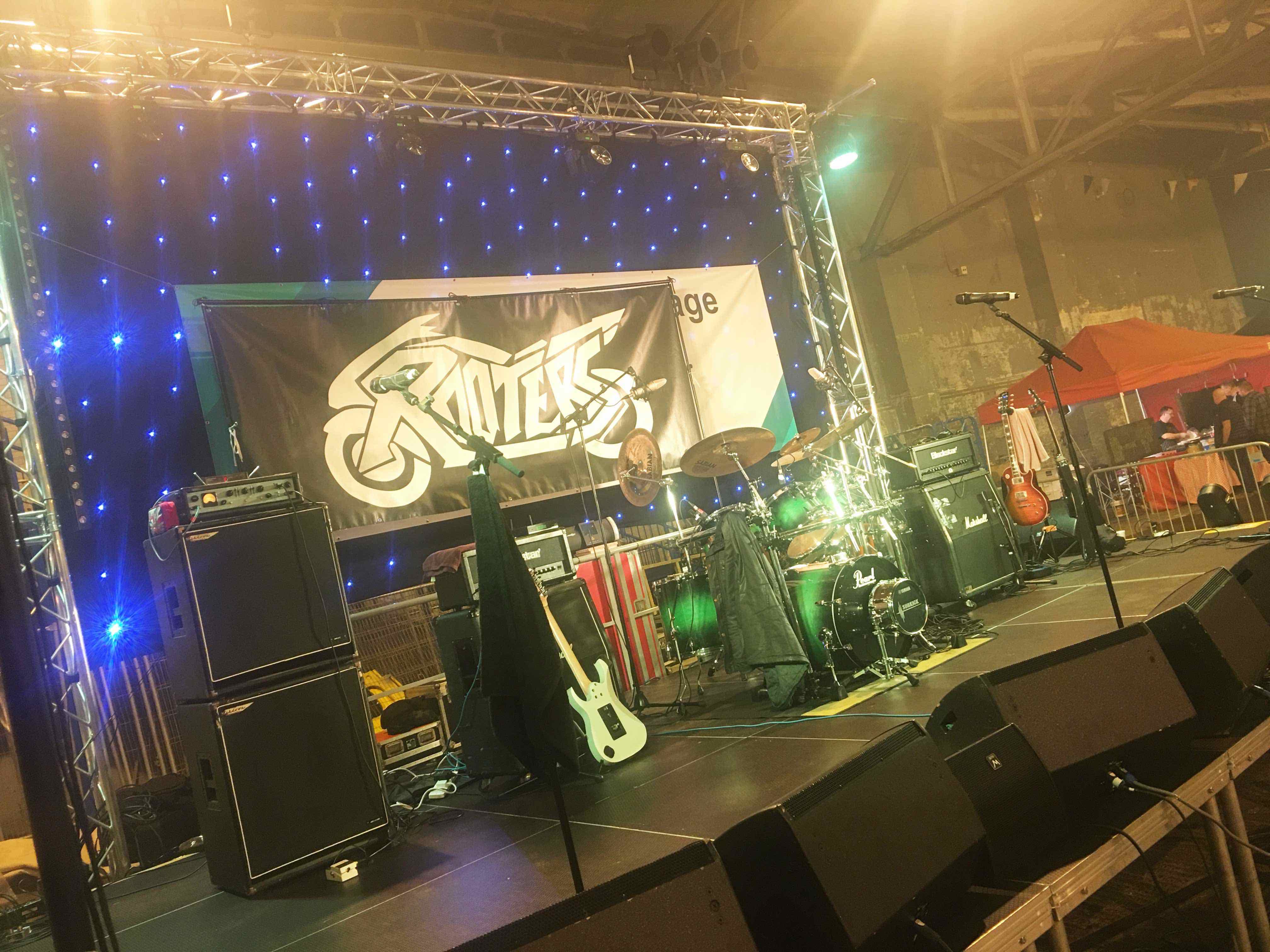 truss hire , concert trussing , rigging services , truss rigging , lighting truss , 