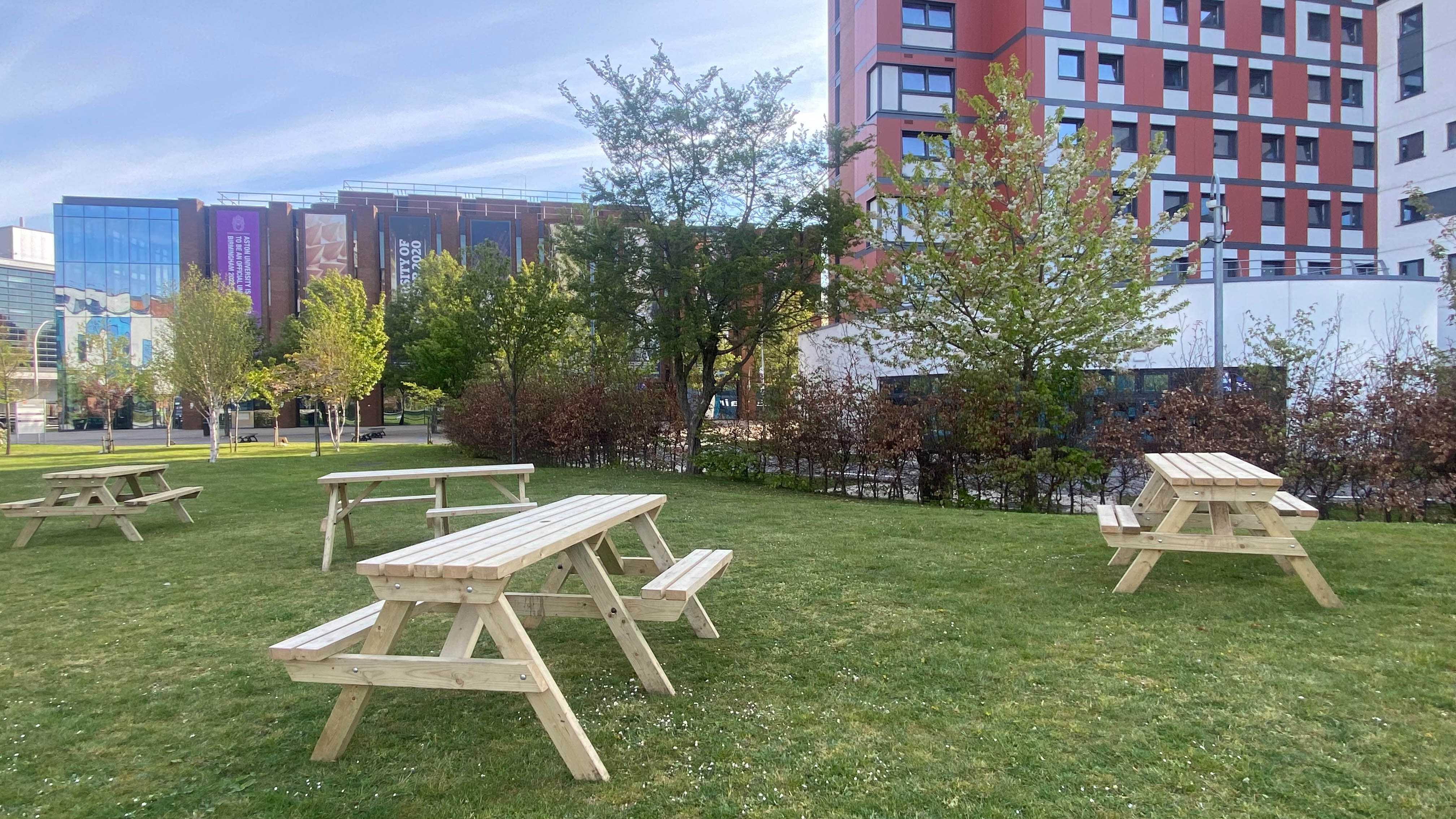 Picnic bench & table hire Nationwide UK coverage Birmingham