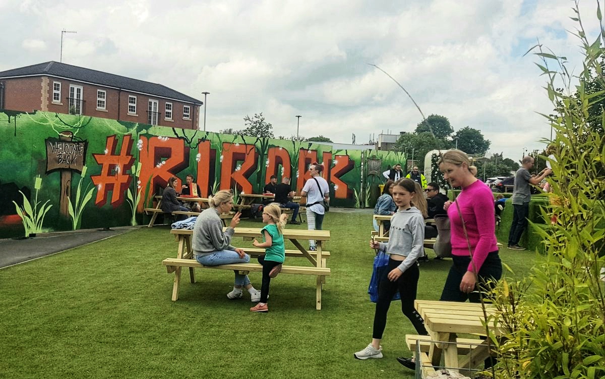 bromsgrove , birdbox , seating , picnic bench hire , stage men ,