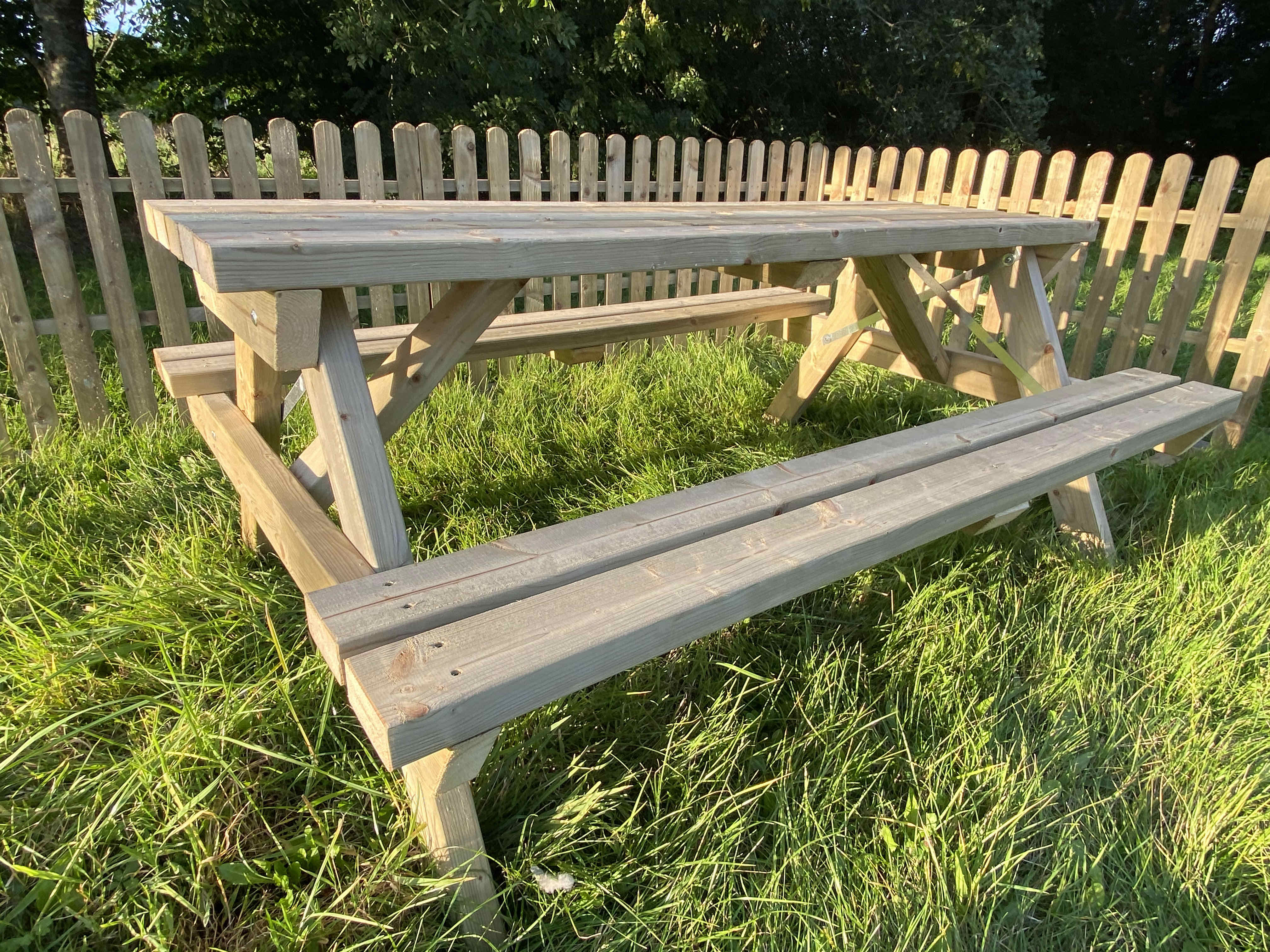 DDA picnic bench hire , 6ft picnic bench hire , outdoor furniture hire , seating hire ,stagemen , festival seating , outdoor table hire ,