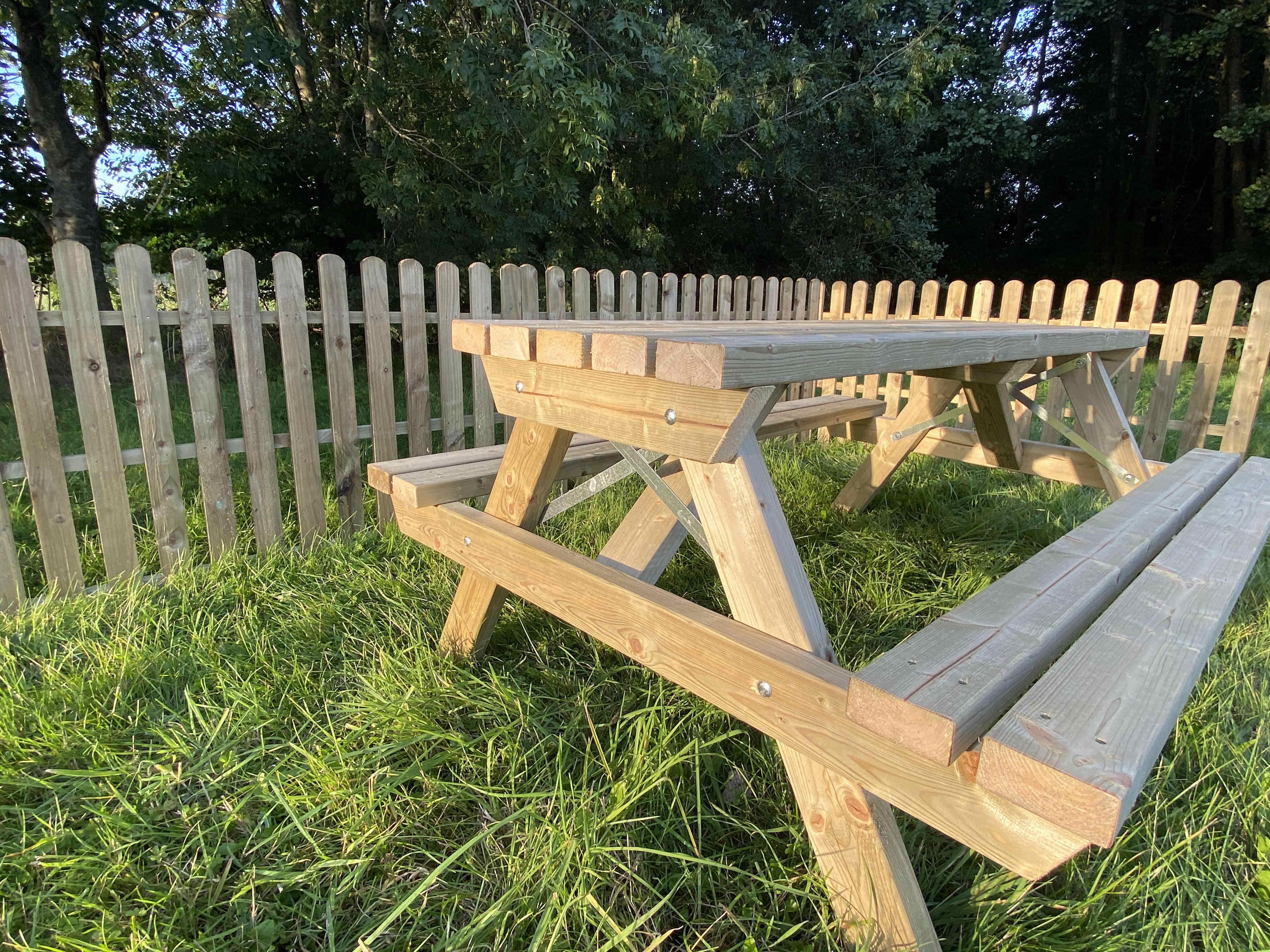 picnic bench hire , benches for hire , benches 4 hire , table hire , event table hire ,