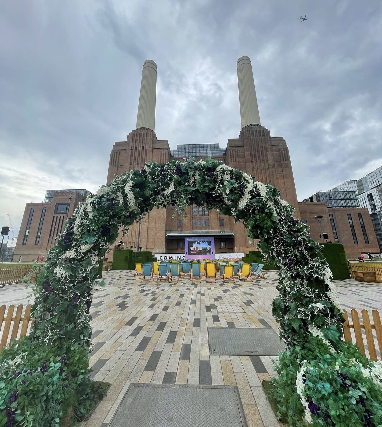 rustic picket fence hire , rustic fence , rustic fence events , picket fence hire , rental of picket fence , wooden fence hire , eventmen , stagemen ,