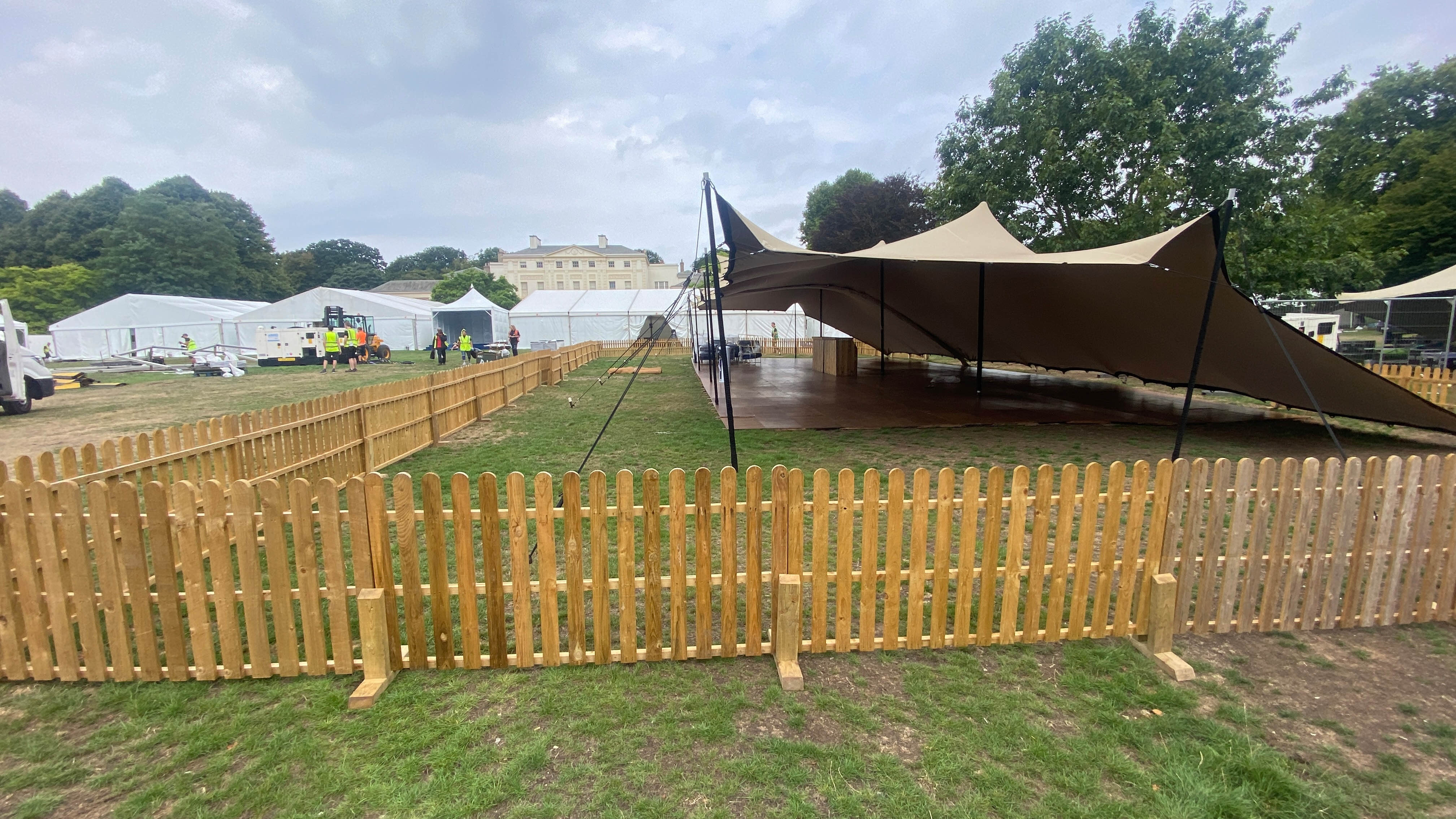 rustic picket fence hire , rustic fence , rustic fence events , picket fence hire , rental of picket fence , wooden fence hire , eventmen , stagemen ,