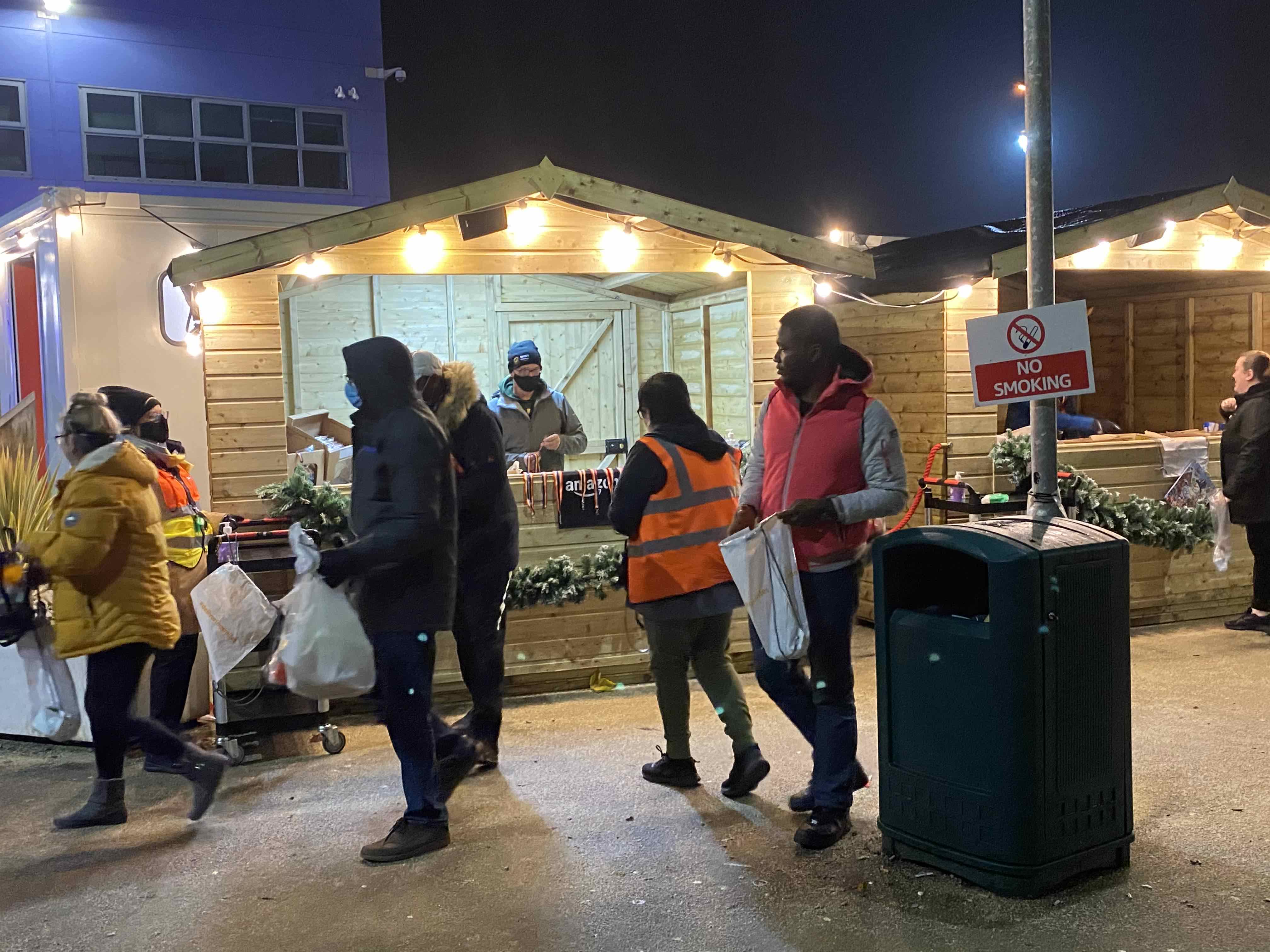 wooden retail chalet hire , wooden shed hire , chalet rental , christmas market chalet , market shed for hire , hire a market shed , food festival chalet hire , 